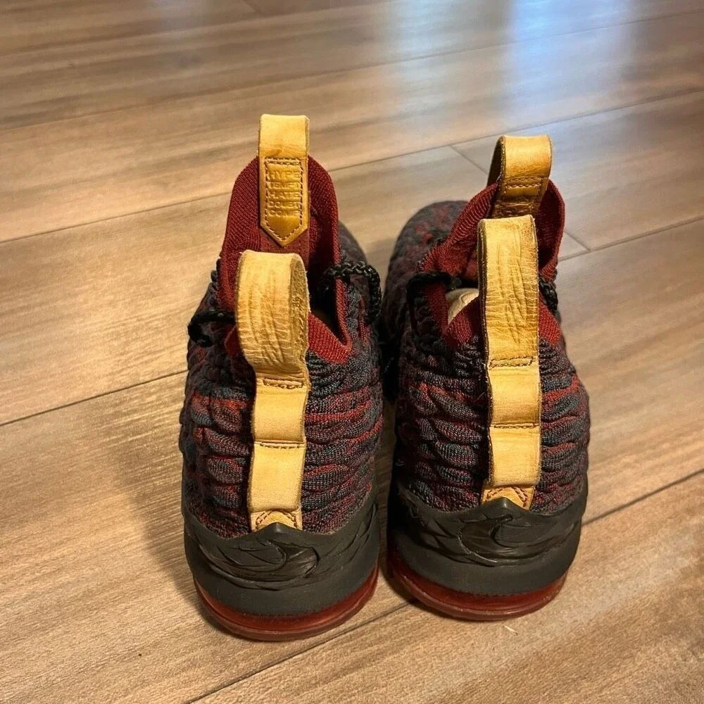 Nike Lebron XVII 17 GS Red Athletic Shoe Youth‎ 5 Women 6.5